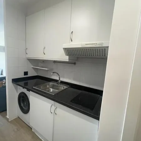 Marina Bajondillo Renoved Wifi 20 Meters From The شقة